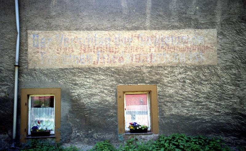 Gersdorf, Nr. 12, 8.5.1998.jpg - Der Vorschlag der Sowjetunion für einen Friedensvertrag ist... (in Blau, rot nicht zu entziffern)